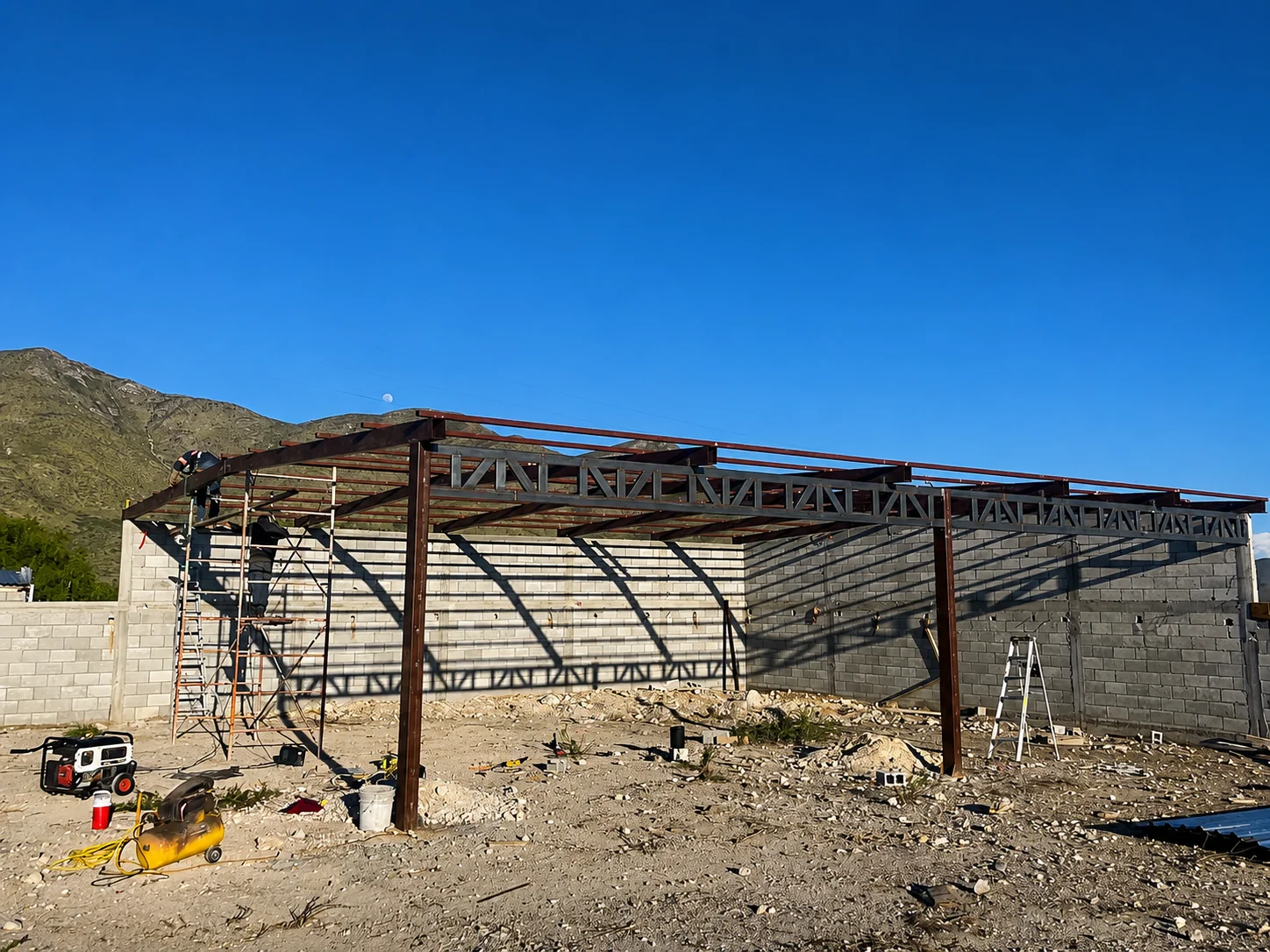 Nave industrial de estructura metálica de 13x15 m — EMET, Monterrey